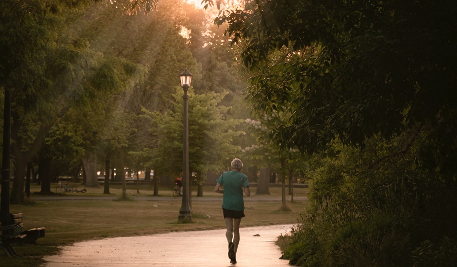 Bewegung und Kokoraki Tee bei Prostatavergroesserung